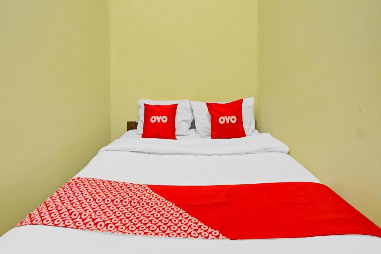 Oyo 3298 Bromo Guest House Family Маланг Екстериор снимка